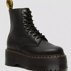 1460 MAX LEATHER PLATFORM BOOTS size 10 womens